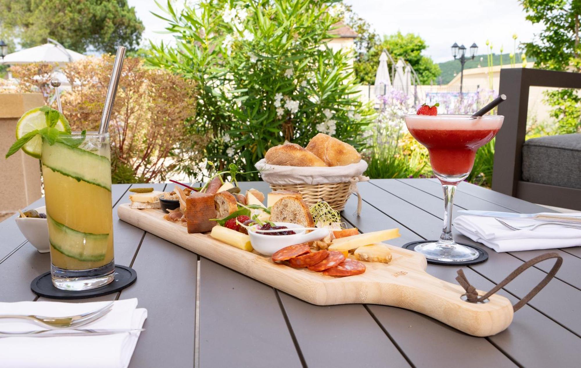 Hotel Le Perigord Ла-Рок-Гажак Экстерьер фото